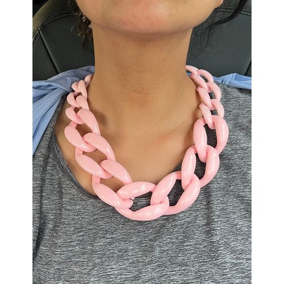 Big acrylic chain necklace baby pink chunky acrylic light pink rose link chain - Picture 2 of 2